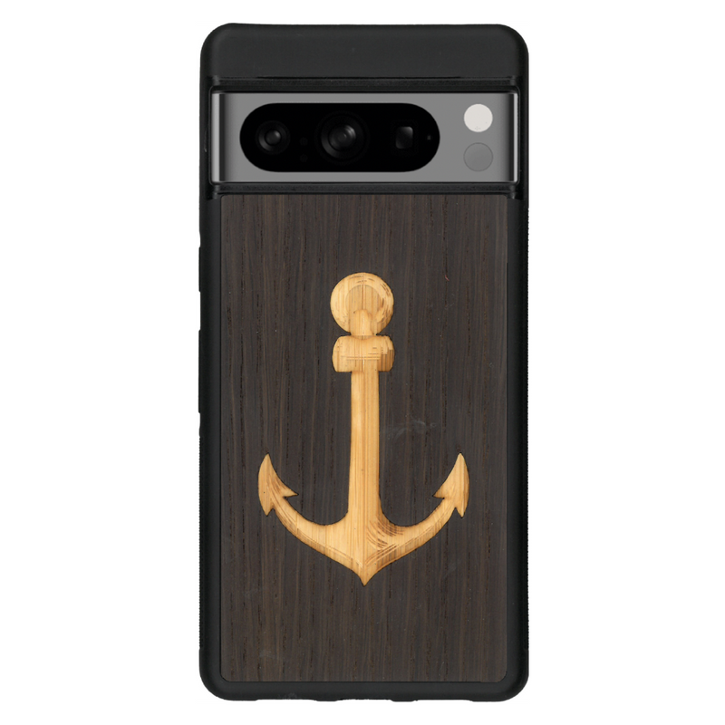 Coque de protection en bois véritable fabriquée en France pour Google Pixel 6 sur le thème nautique avec un bois clair et un bois foncé représentant une ancre de bateau