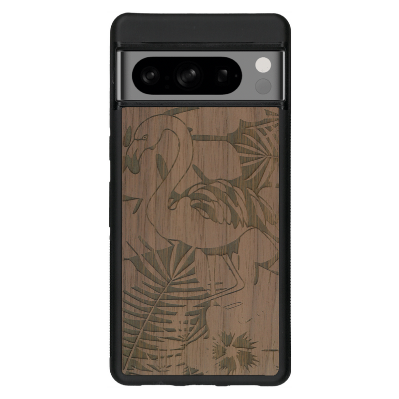 Coque de protection en bois véritable fabriquée en France pour Google Pixel 6 sur le thème de la nature et des animaux représentant un flamant rose entre des fougères