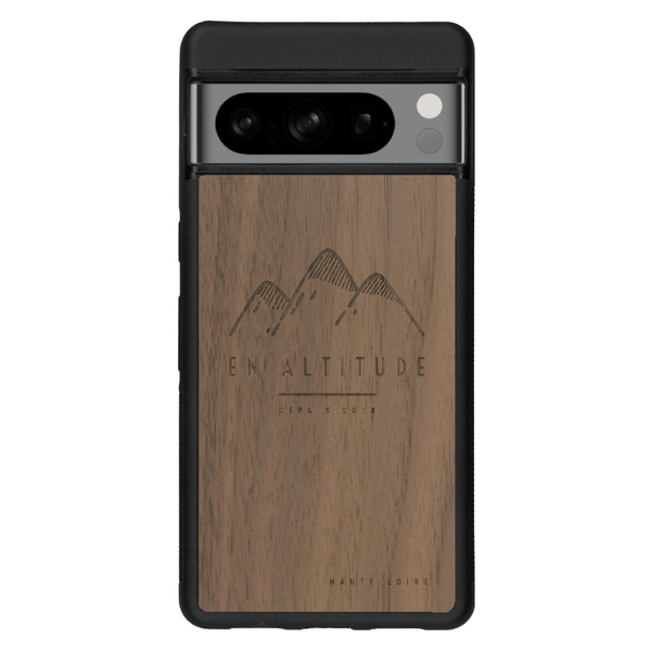 Coque de protection en bois véritable fabriquée en France pour Google Pixel 6pro représentant des montagnes, sur le thème de la randonnée en pleine nature et du trail