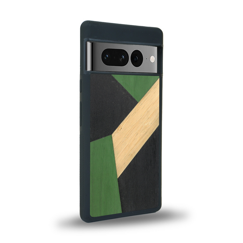 Coque de protection en bois véritable fabriquée en France pour Google Pixel 7 alliant du bambou, du tulipier vert et noir en forme de mosaïque minimaliste sur le thème de l'art abstrait