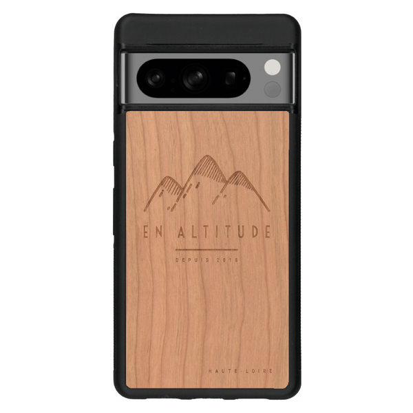 Coque de protection en bois véritable fabriquée en France pour Google Pixel 7pro représentant des montagnes, sur le thème de la randonnée en pleine nature et du trail