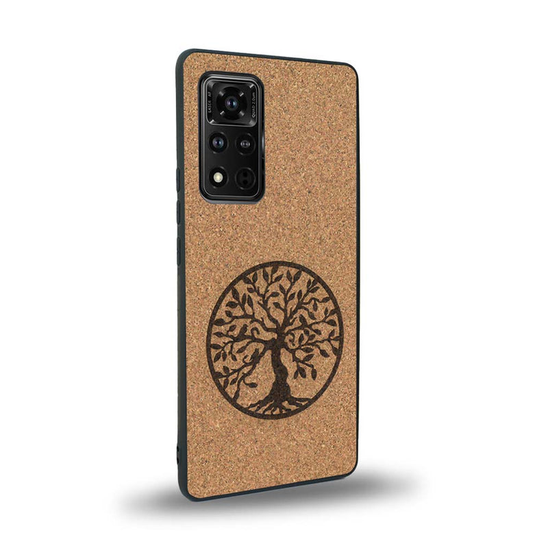 Coque de protection en bois véritable fabriquée en France pour Honor V40 sur le thème de la spiritualité et du yoga avec une gravure zen représentant un arbre de vie