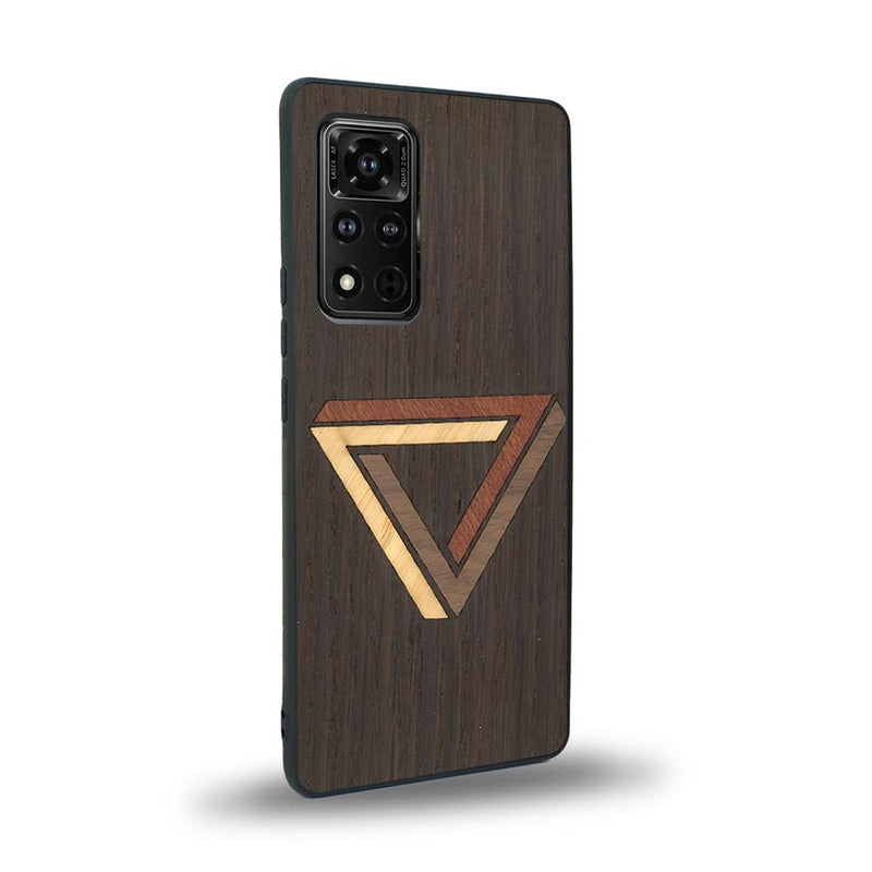 Coque de protection en bois véritable fabriquée en France pour Honor V40 sur le thème de l'art géométrique qui allie du chêne fumé, du noyer, du bambou et du padouk représentant le triangle de penrose