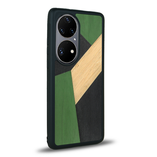 Coque de protection en bois véritable fabriquée en France pour Huawei P50 alliant du bambou, du tulipier vert et noir en forme de mosaïque minimaliste sur le thème de l'art abstrait