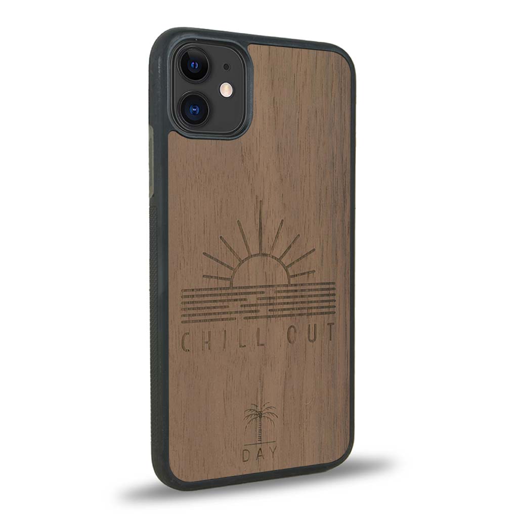Coque iPhone 11 - La Chill Out - Coque en bois