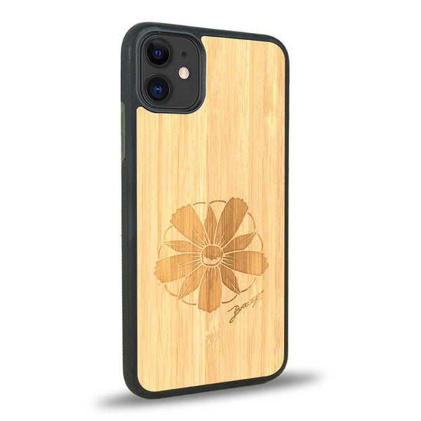 Coque iPhone 11 - La Fleur des Montagnes - Coque en bois