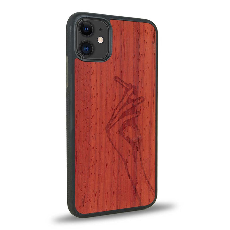 Coque iPhone 11 - La Garçonne - Coque en bois