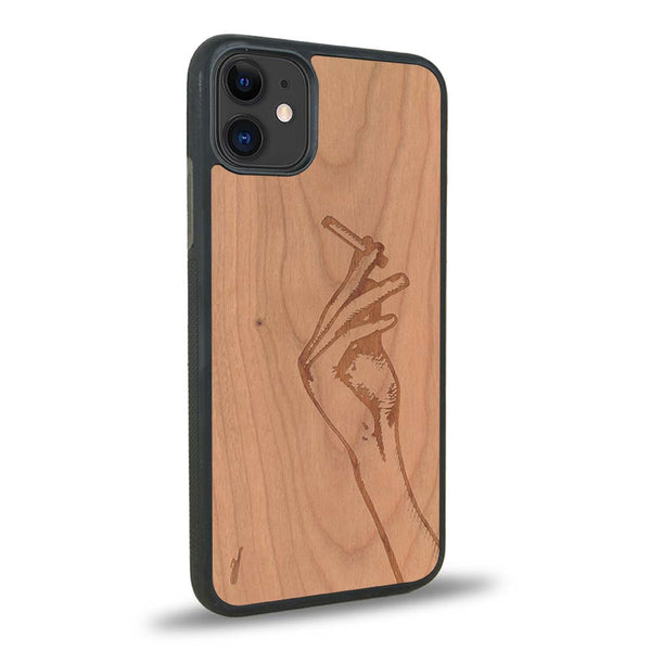 Coque iPhone 11 - La Garçonne - Coque en bois