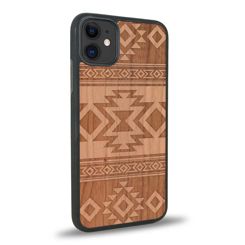 Coque iPhone 11 - L'Aztec - Coque en bois