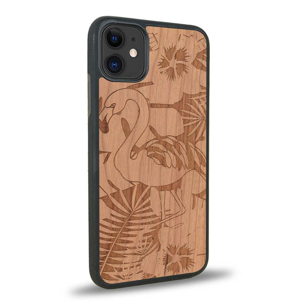 Coque iPhone 11 - Le Flamant Rose - Coque en bois