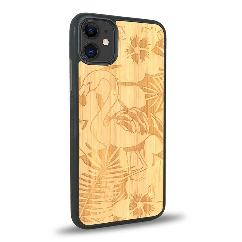 Coque iPhone 11 - Le Flamant Rose - Coque en bois