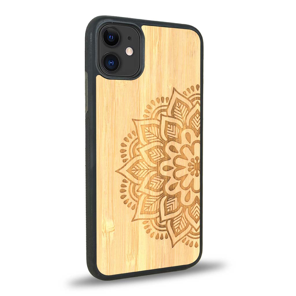 Coque iPhone 11 - Le Mandala Sanskrit - Coque en bois