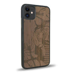 Coque iPhone 11 - Le Tigre - Coque en bois