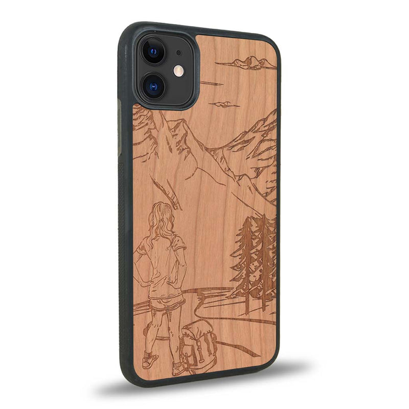 Coque iPhone 11 - L'Exploratrice - Coque en bois