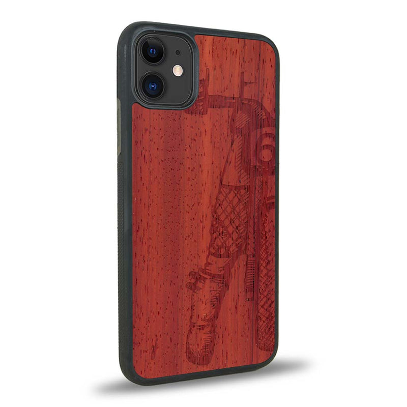 Coque iPhone 11 - On The Road - Coque en bois