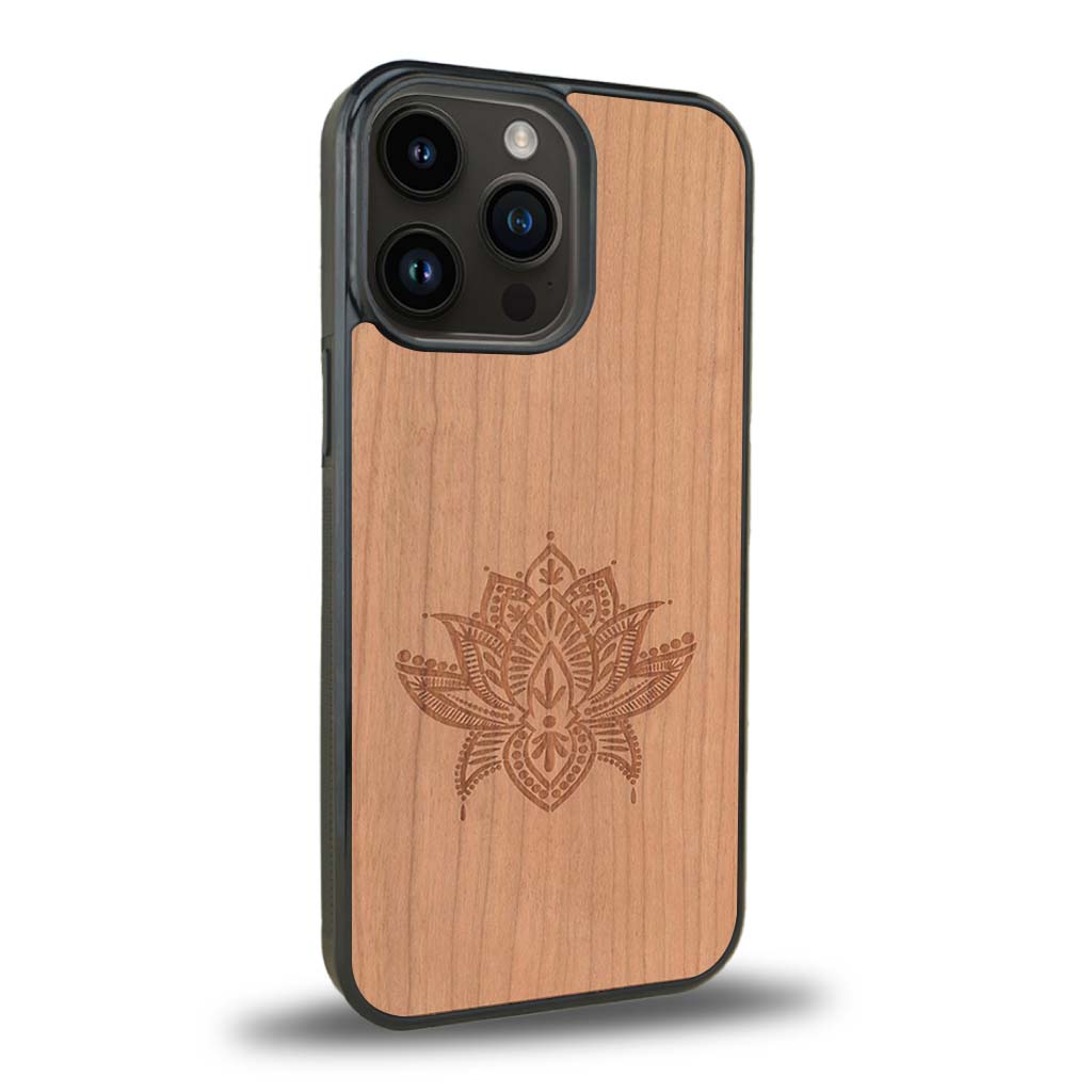Coque iPhone 11 Pro - Le Lotus - Coque en bois