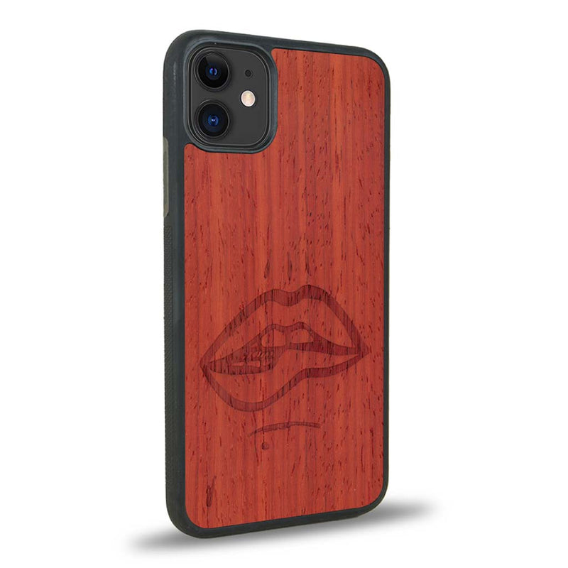 Coque iPhone 11 - The Kiss - Coque en bois