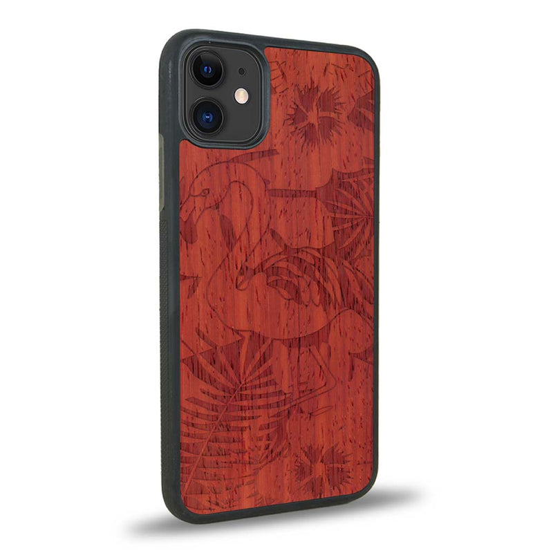 Coque iPhone 12 - Le Flamant Rose - Coque en bois