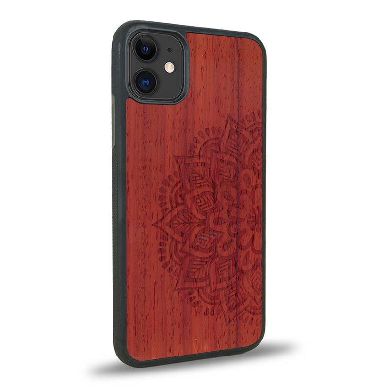 Coque iPhone 12 - Le Mandala Sanskrit - Coque en bois