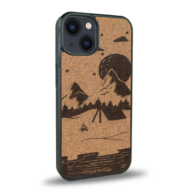 Coque iPhone 13 + MagSafe® - Le Campsite - Coque en bois