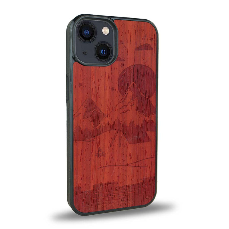 Coque iPhone 14 Plus + MagSafe® - Le Campsite - Coque en bois
