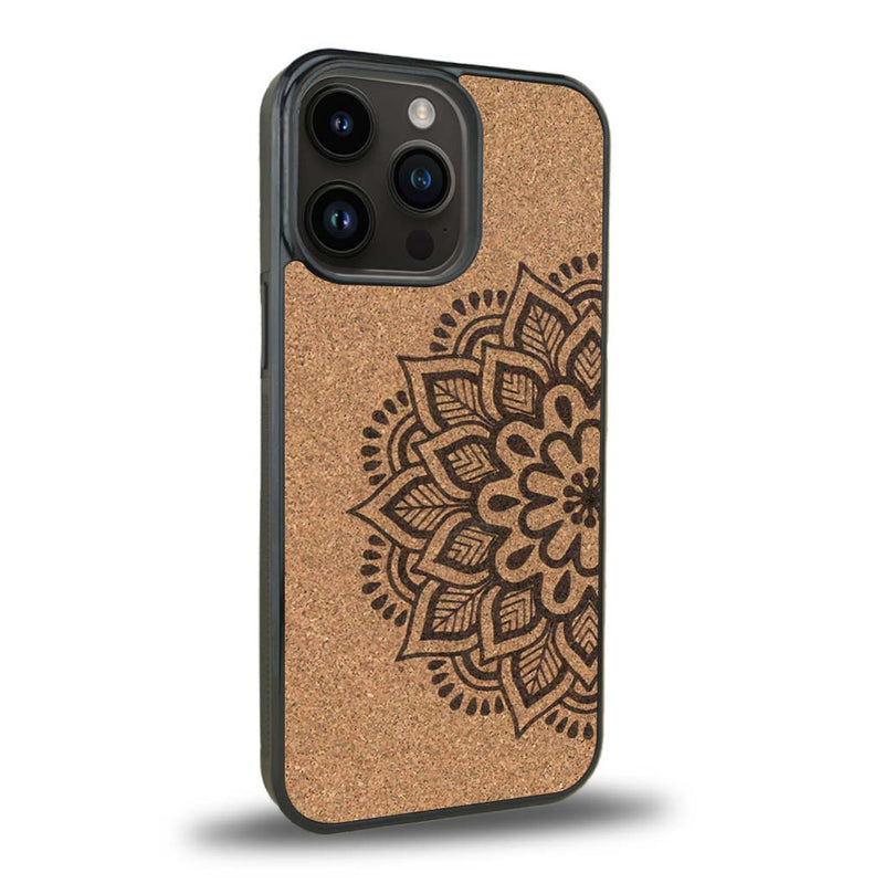 Coque iPhone 14 Pro - Le Mandala Sanskrit - Coque en bois