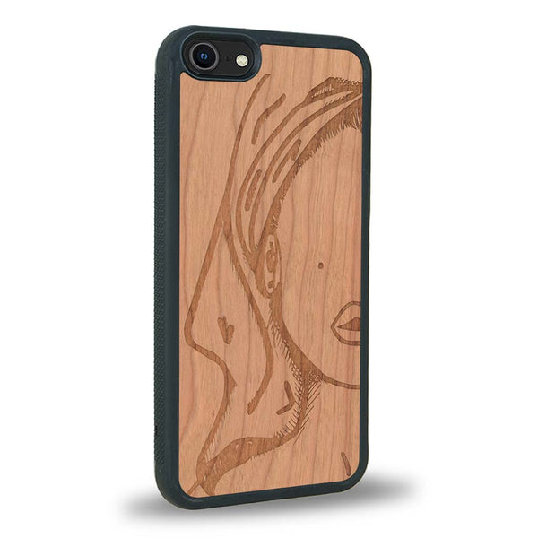 Coque iPhone SE 2022 - Au féminin - Coque en bois