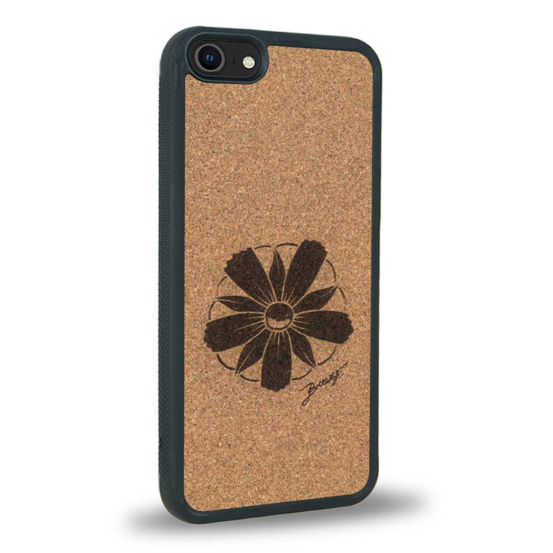 Coque iPhone SE 2022 - La Fleur des Montagnes - Coque en bois