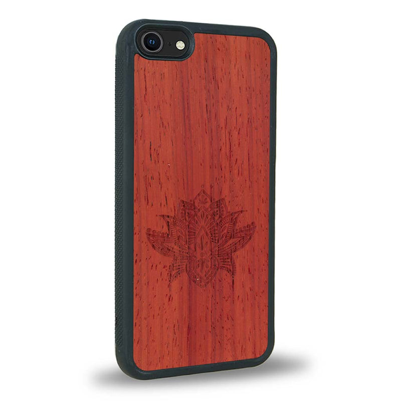 Coque iPhone SE 2022 - Le Lotus - Coque en bois
