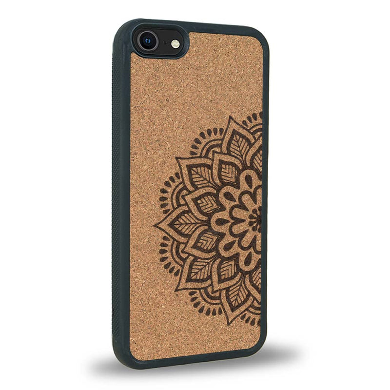 Coque iPhone SE 2022 - Le Mandala Sanskrit - Coque en bois