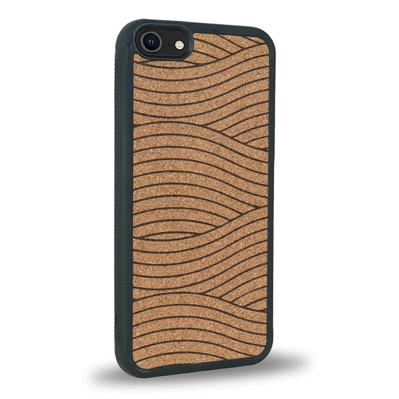 Coque iPhone SE 2022 - Le Wavy Style - Coque en bois