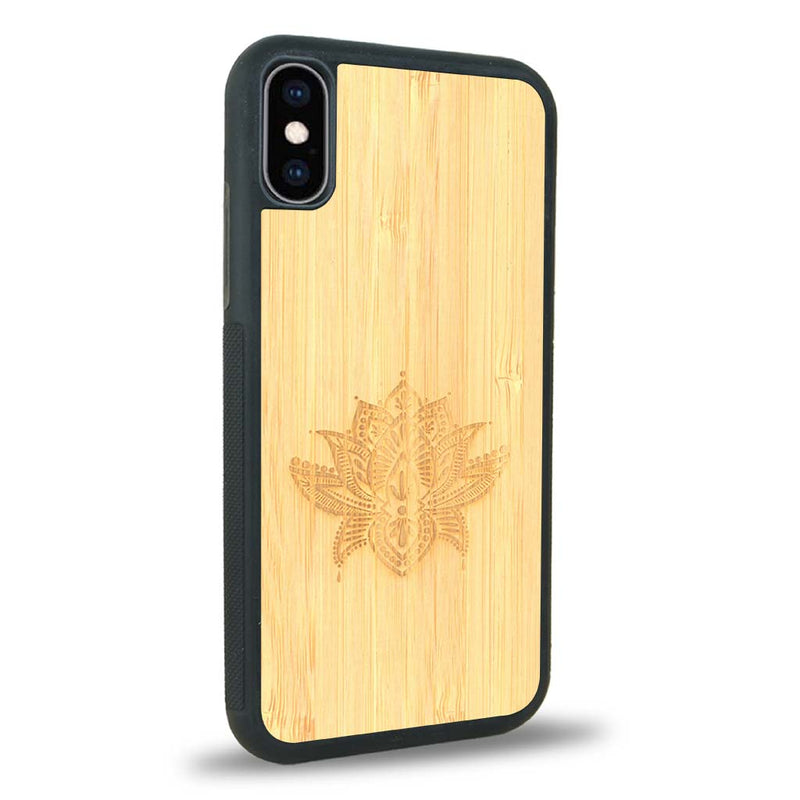 Coque iPhone X - Le Lotus - Coque en bois