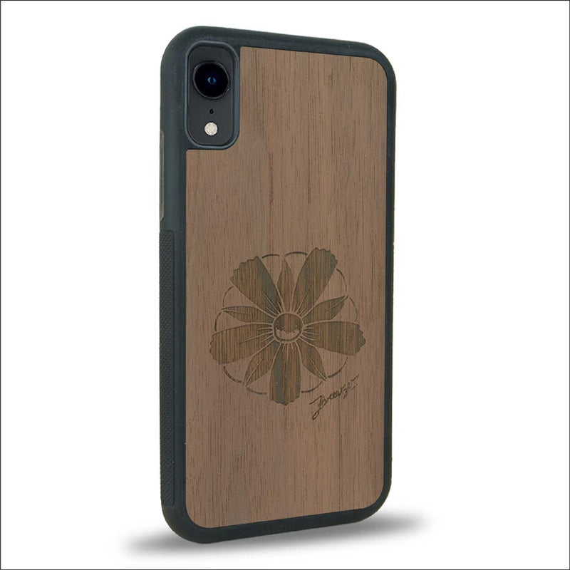 Coque iPhone XR - La Fleur des Montagnes - Coque en bois
