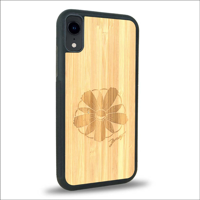 Coque iPhone XR - La Fleur des Montagnes - Coque en bois