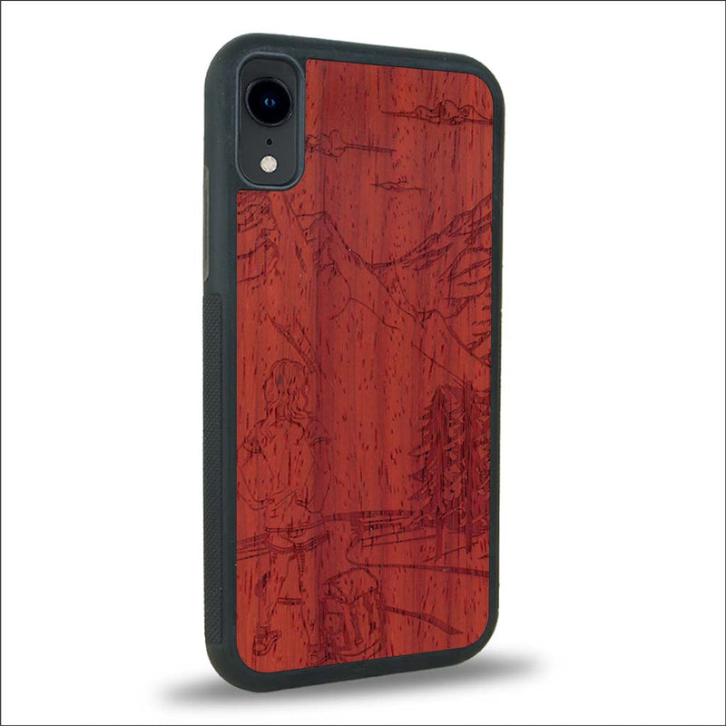 Coque iPhone XR - L'Exploratrice - Coque en bois