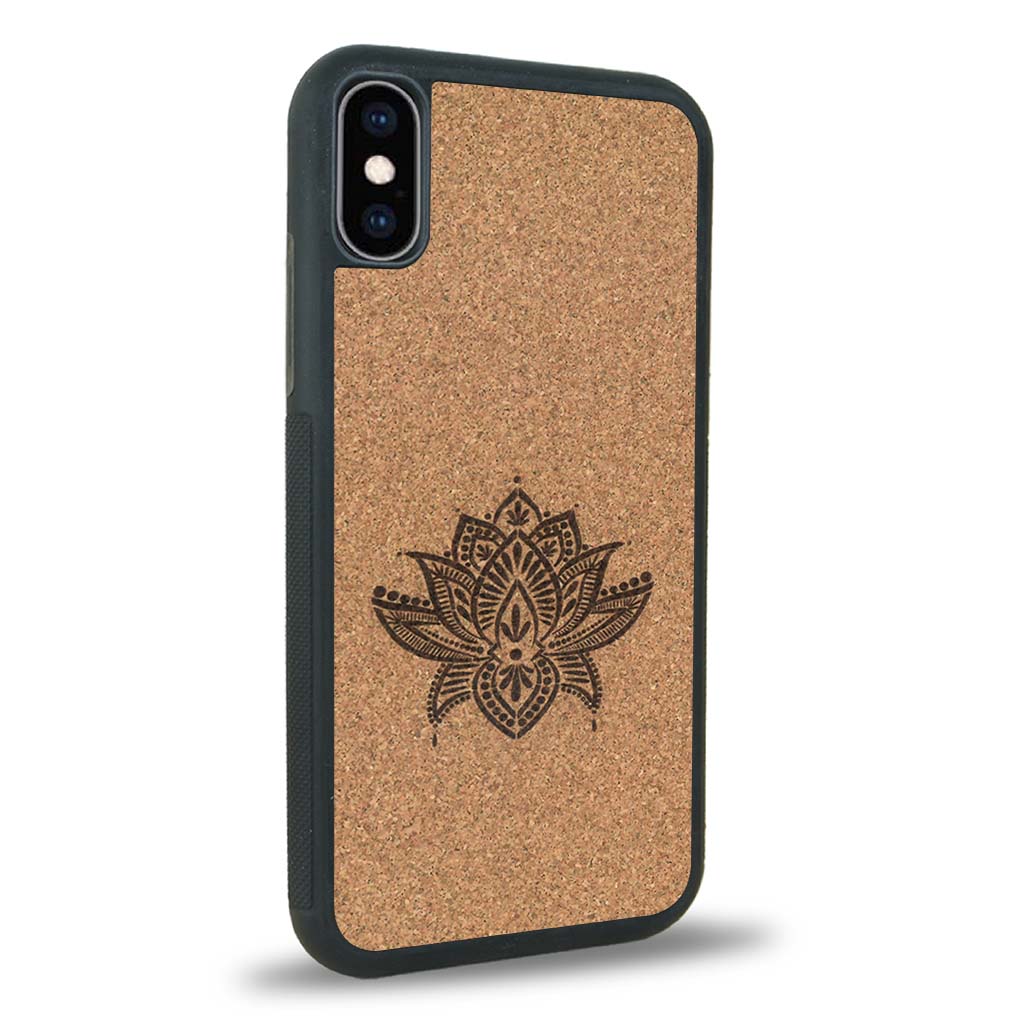 Coque iPhone XS - Le Lotus - Coque en bois