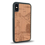 Coque iPhone XS - L'Exploratrice - Coque en bois
