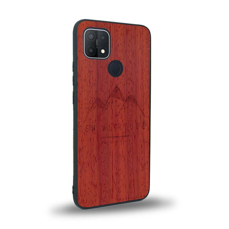 Coque de protection en bois véritable fabriquée en France pour Oppo A15 représentant des montagnes, sur le thème de la randonnée en pleine nature et du trail