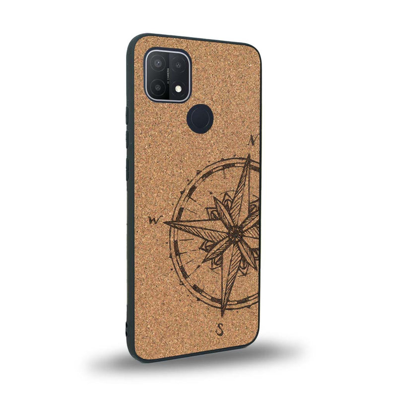 Coque de protection en bois véritable fabriquée en France pour Oppo A15 avec une gravure "rose des vents" sur le thème nautique et de l'océan qui s'inspire des boussoles de pirate