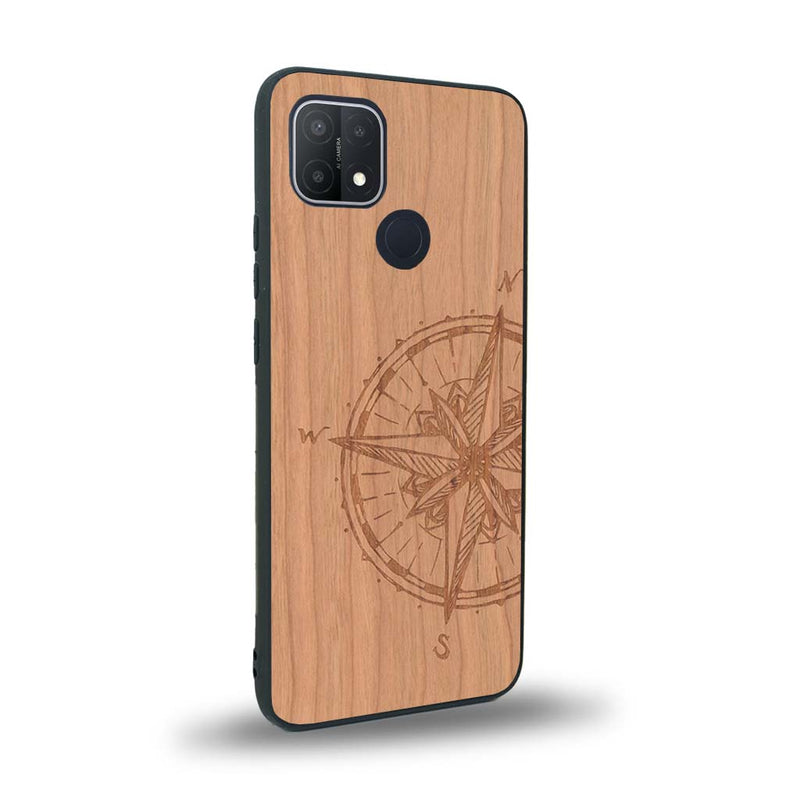 Coque de protection en bois véritable fabriquée en France pour Oppo A15 avec une gravure "rose des vents" sur le thème nautique et de l'océan qui s'inspire des boussoles de pirate