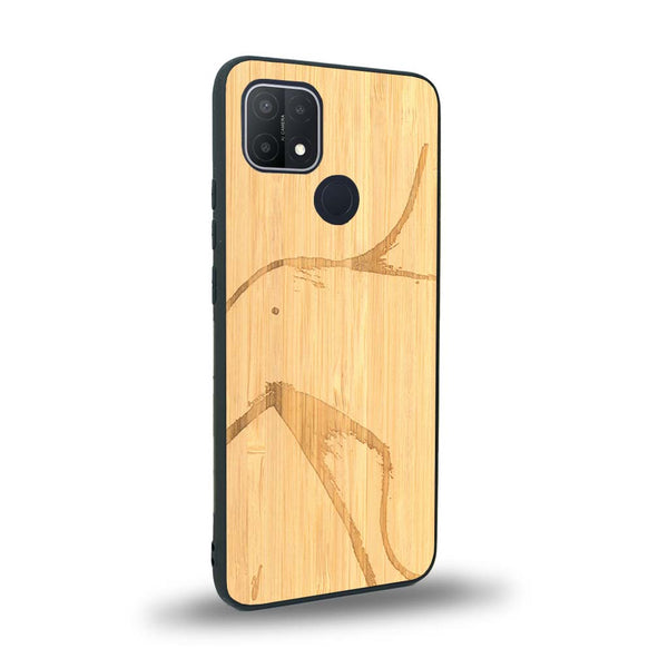 Coque de protection en bois véritable fabriquée en France pour Oppo A15 représentant une silhouette féminine dessinée à la main par l'artiste Maud Dabs