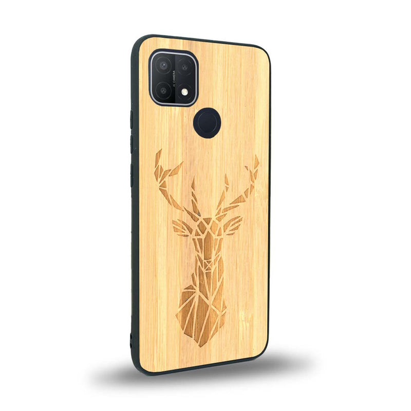 Coque de protection en bois véritable fabriquée en France pour Oppo A15 sur le thème de la nature et des animaux représentant une tête de cerf gométrique avec un design moderne et minimaliste