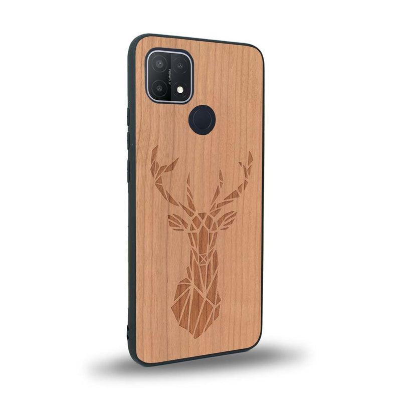 Coque de protection en bois véritable fabriquée en France pour Oppo A15 sur le thème de la nature et des animaux représentant une tête de cerf gométrique avec un design moderne et minimaliste