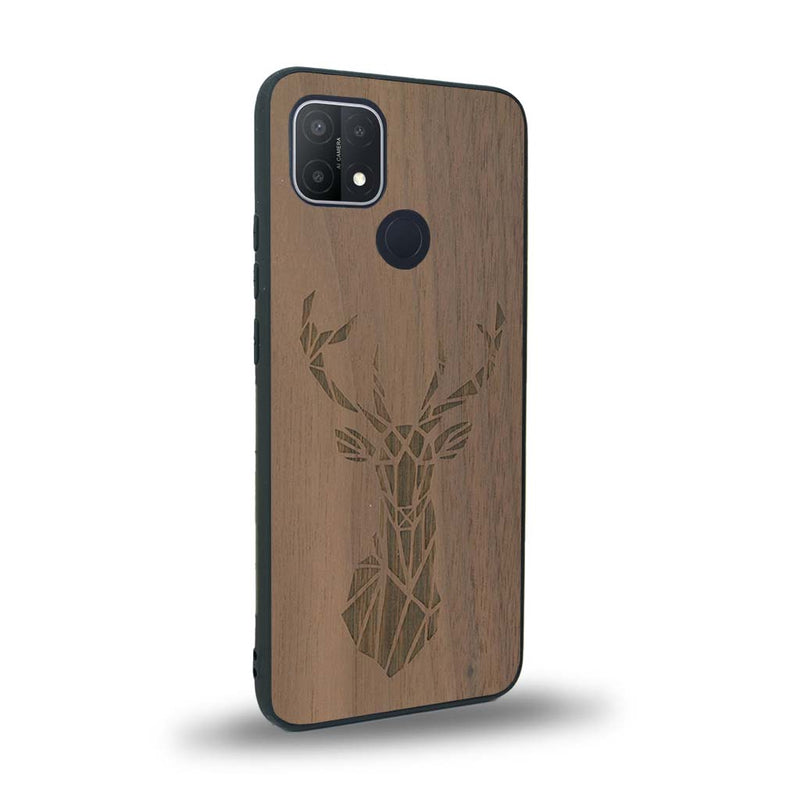 Coque de protection en bois véritable fabriquée en France pour Oppo A15 sur le thème de la nature et des animaux représentant une tête de cerf gométrique avec un design moderne et minimaliste