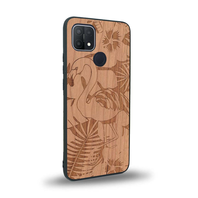 Coque de protection en bois véritable fabriquée en France pour Oppo A15 sur le thème de la nature et des animaux représentant un flamant rose entre des fougères