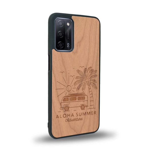 Coque de protection en bois véritable fabriquée en France pour Oppo A55 5G sur le thème de la plage, de l'été et vanlife.