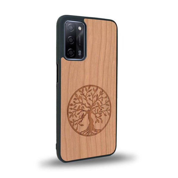 Coque de protection en bois véritable fabriquée en France pour Oppo A55 5G sur le thème de la spiritualité et du yoga avec une gravure zen représentant un arbre de vie