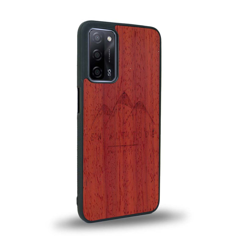 Coque de protection en bois véritable fabriquée en France pour Oppo A72 représentant des montagnes, sur le thème de la randonnée en pleine nature et du trail