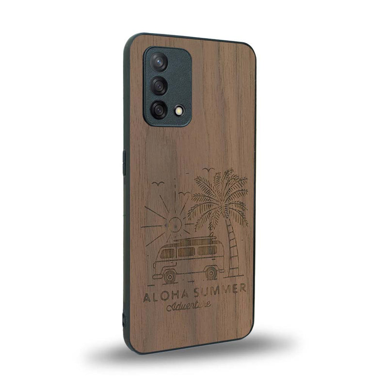 Coque de protection en bois véritable fabriquée en France pour Oppo A74 4G sur le thème de la plage, de l'été et vanlife.