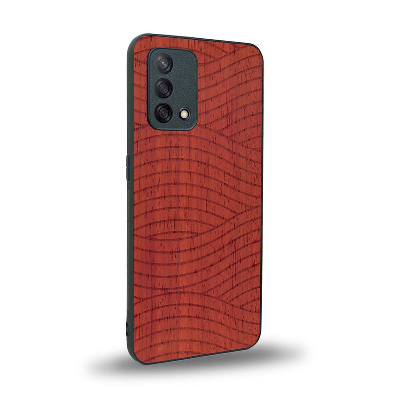 Coque de protection en bois véritable fabriquée en France pour Oppo A74 4G avec un motif moderne et minimaliste sur le thème waves et wavy représentant les vagues de l'océan